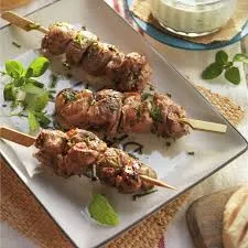PINCHOS DE CORDERO