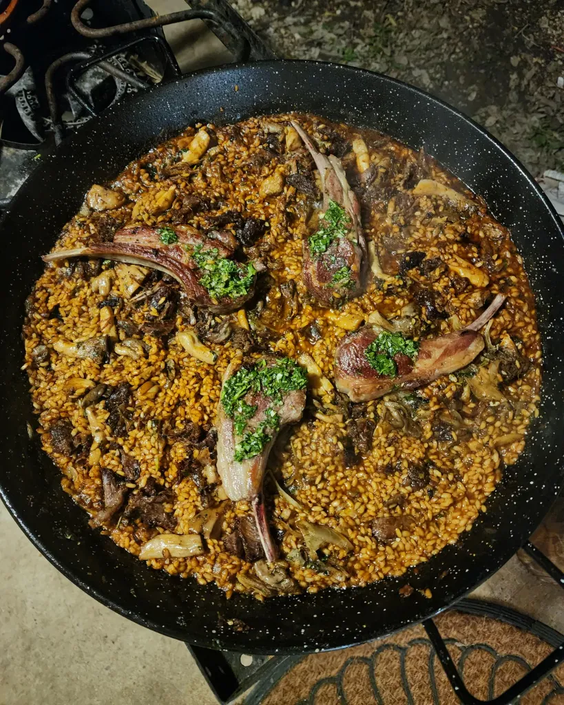 PAELLA DE CORDERO