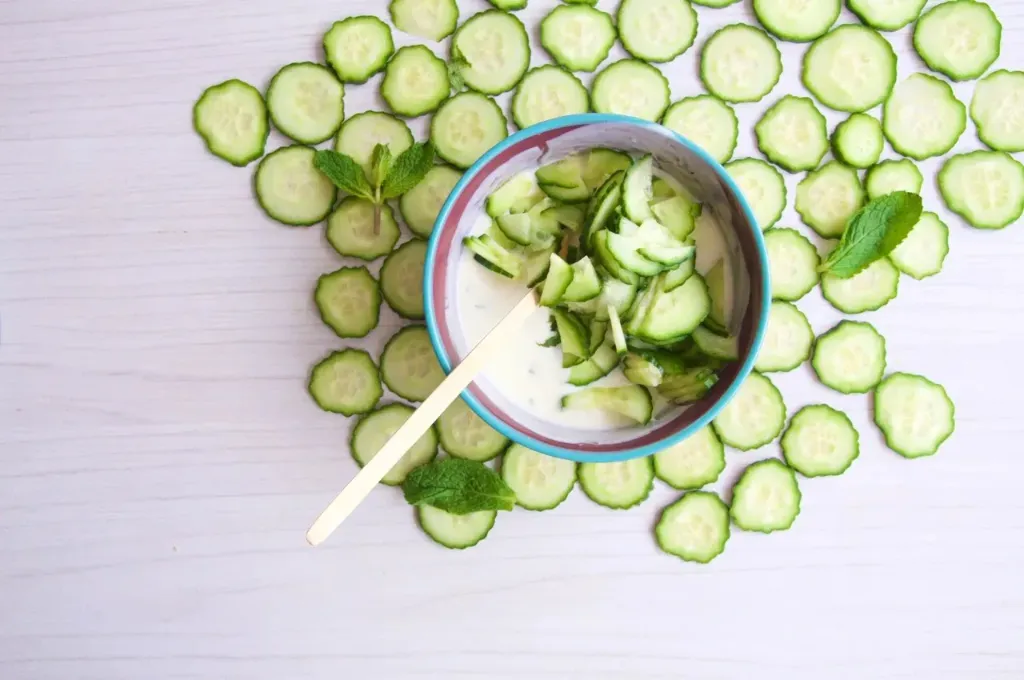 YOGURT LABAN CON PEPINO